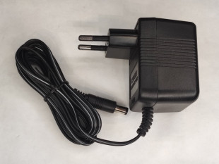 zoom ad-0006e 9v, 300ma адаптер (блок питания трансформ, плюс снаружи) для процессоров и педалей